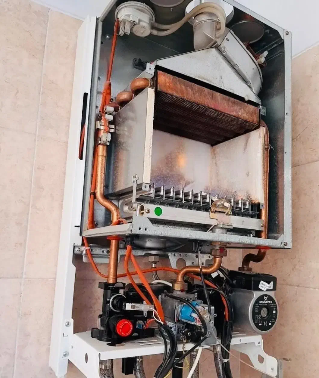 تعمیرات تخصصی پکیج|آبگرمکن، پکیج، شوفاژ|تهران, کیانشهر|دیوار