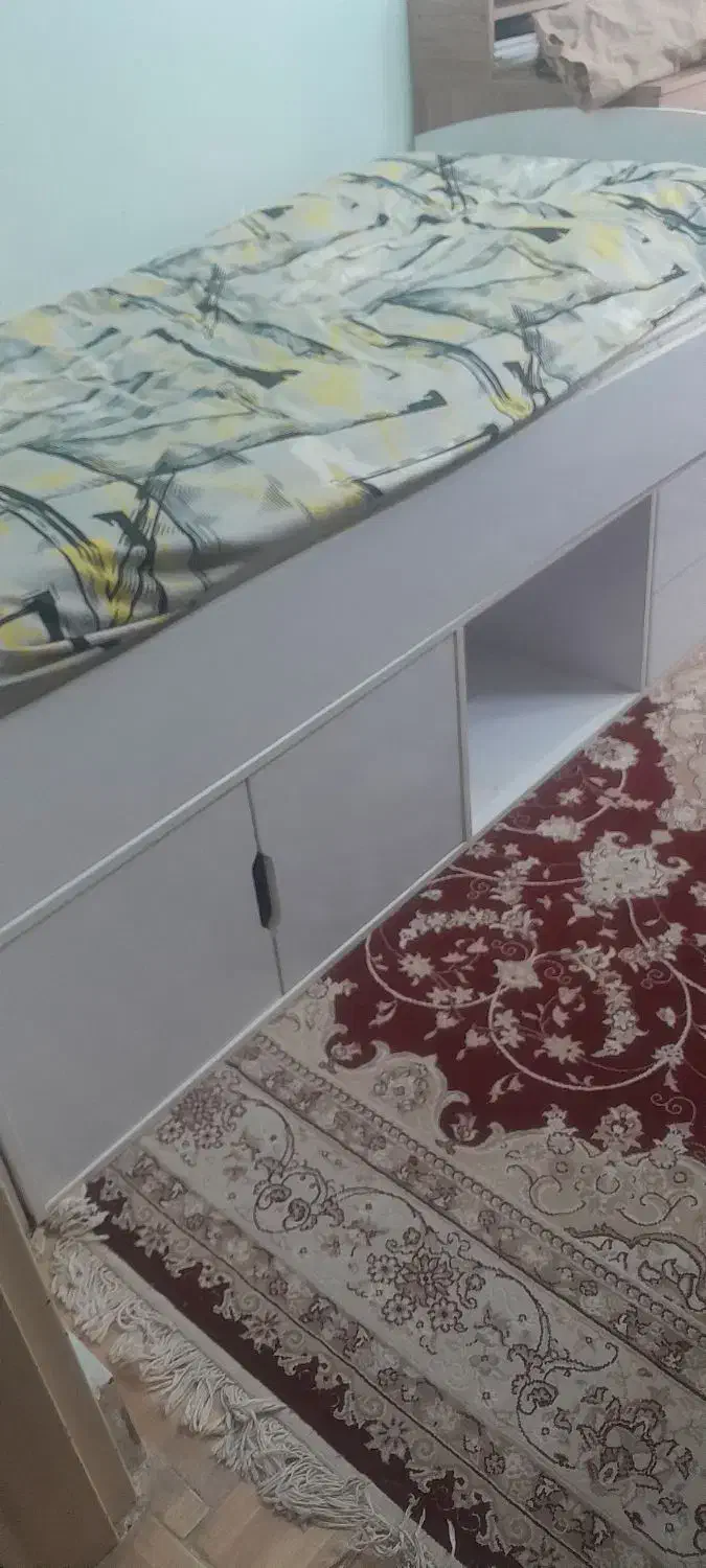تخت دو کشو و یک کابینت|تخت و سرویس خواب|اسلام‌شهر, مظفریه|دیوار