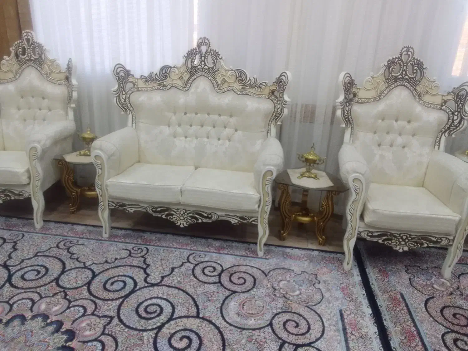 مبل7نفره  سلطنتی در حد نو|مبلمان خانگی و میز عسلی|ازنا, |دیوار