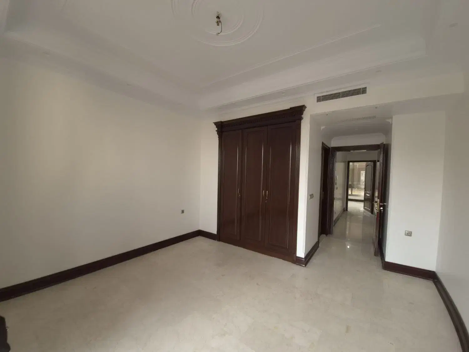 زعفرانیه۲۵۰متر ۴خواب مستر فول مشاعات ۲پارکینگ