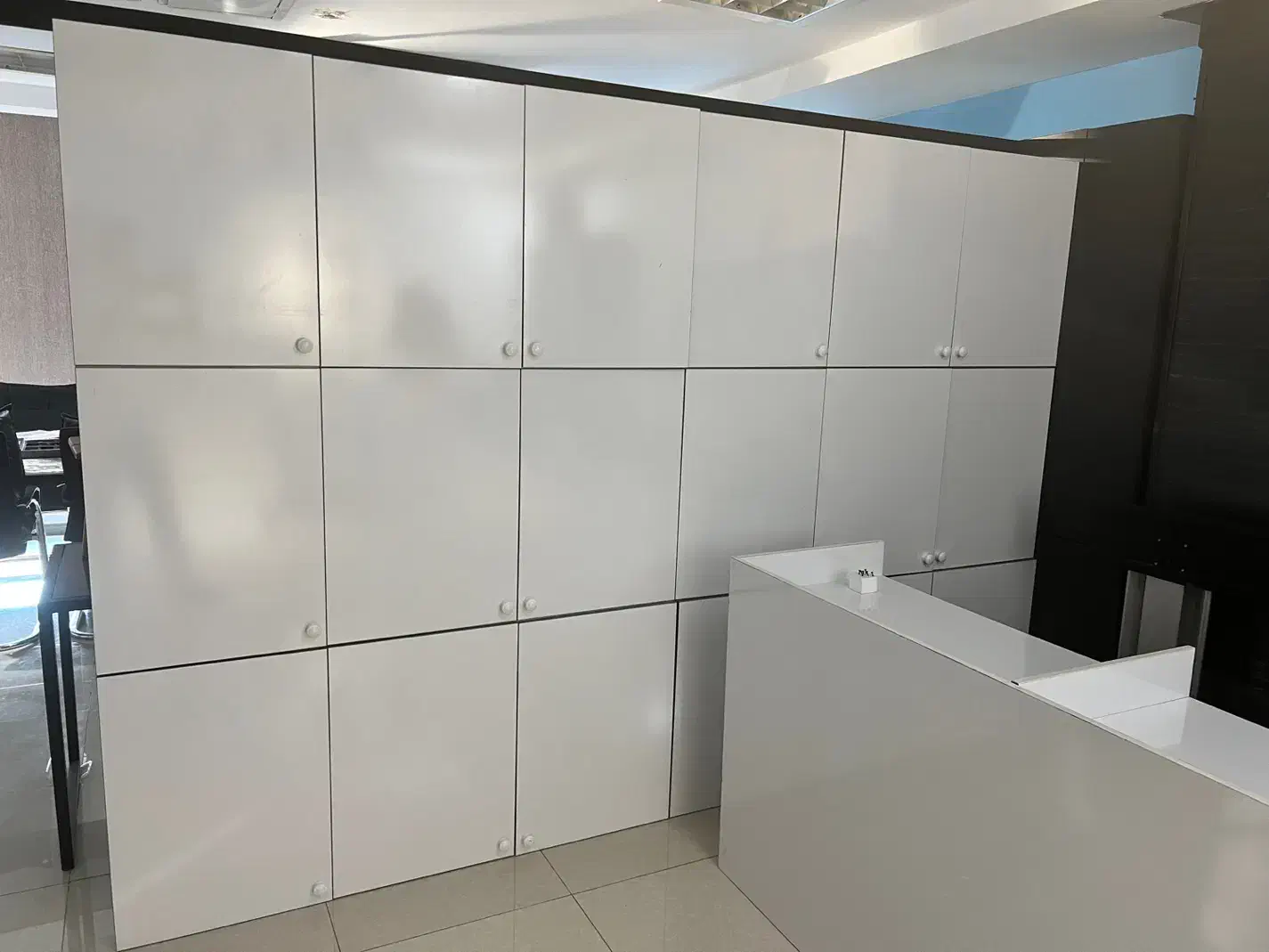 کانتر قفسه تمام ام دی اف سفید در حد نو|کتابخانه، شلف، قفسههای دیواری|کیش, |دیوار