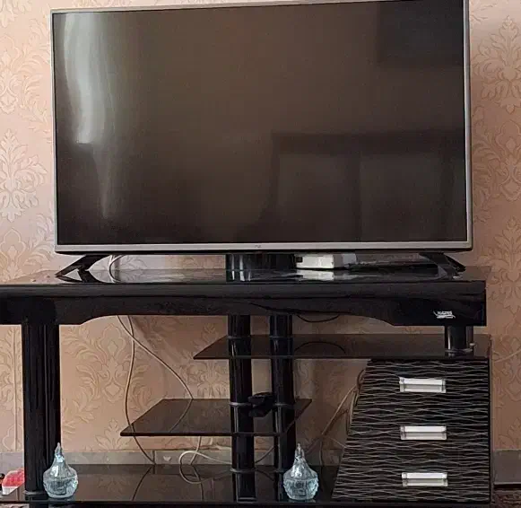 میزتلویزیون ۵۰اینج|میز تلویزیون|قم, بنیاد|دیوار