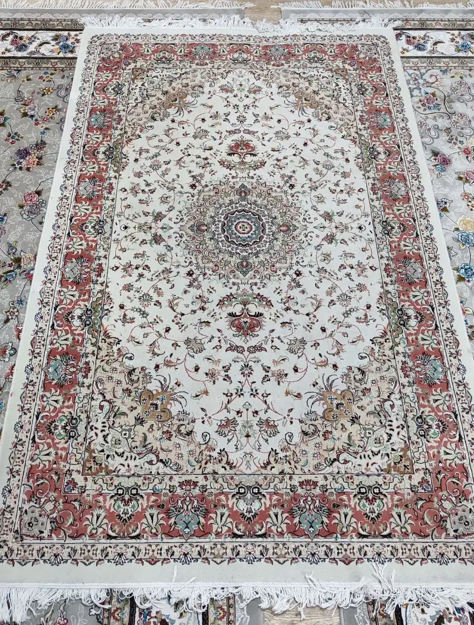 فرش ۴متری|فرش|شاهین‌شهر, عطار|دیوار