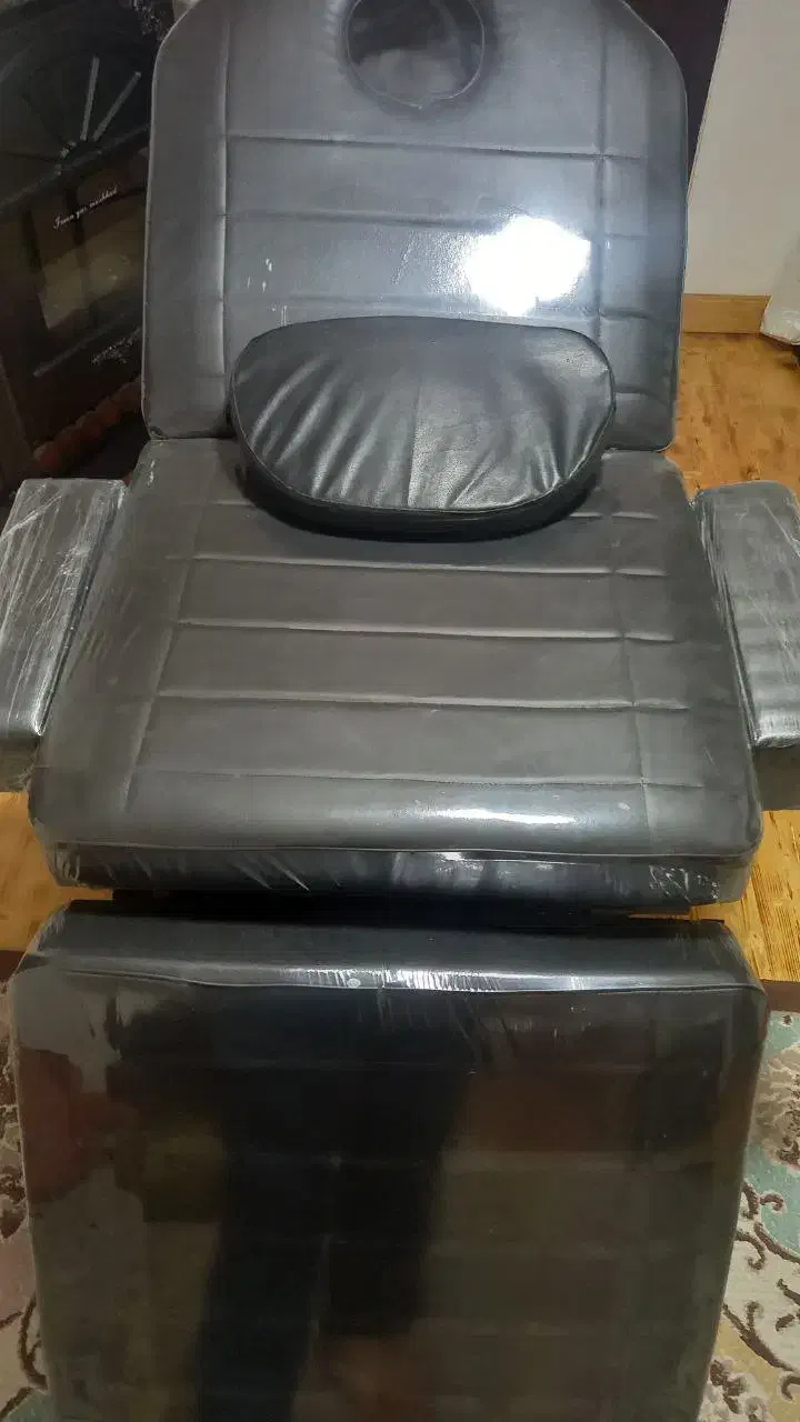 تخت و صندلی آرایشگاهی|آرایشگاه و سالن‌های زیبایی|لاهیجان, کوی زمانی|دیوار