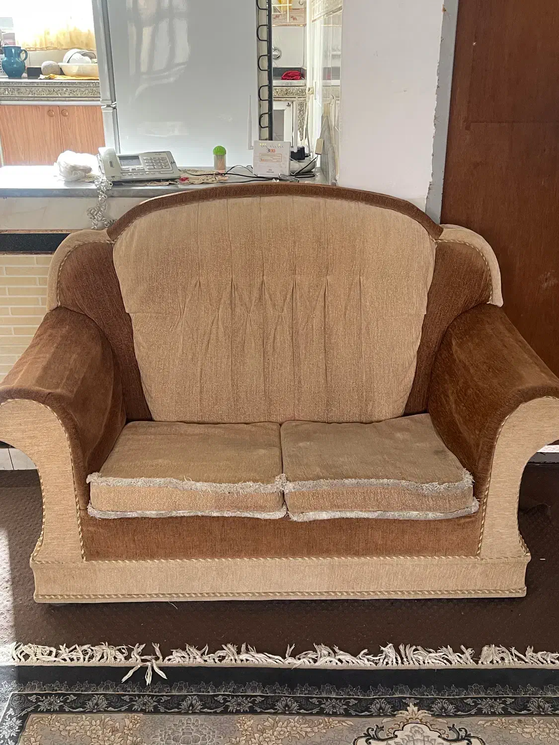 مبل  هفت نفره|مبلمان خانگی و میز عسلی|گلوگاه, |دیوار