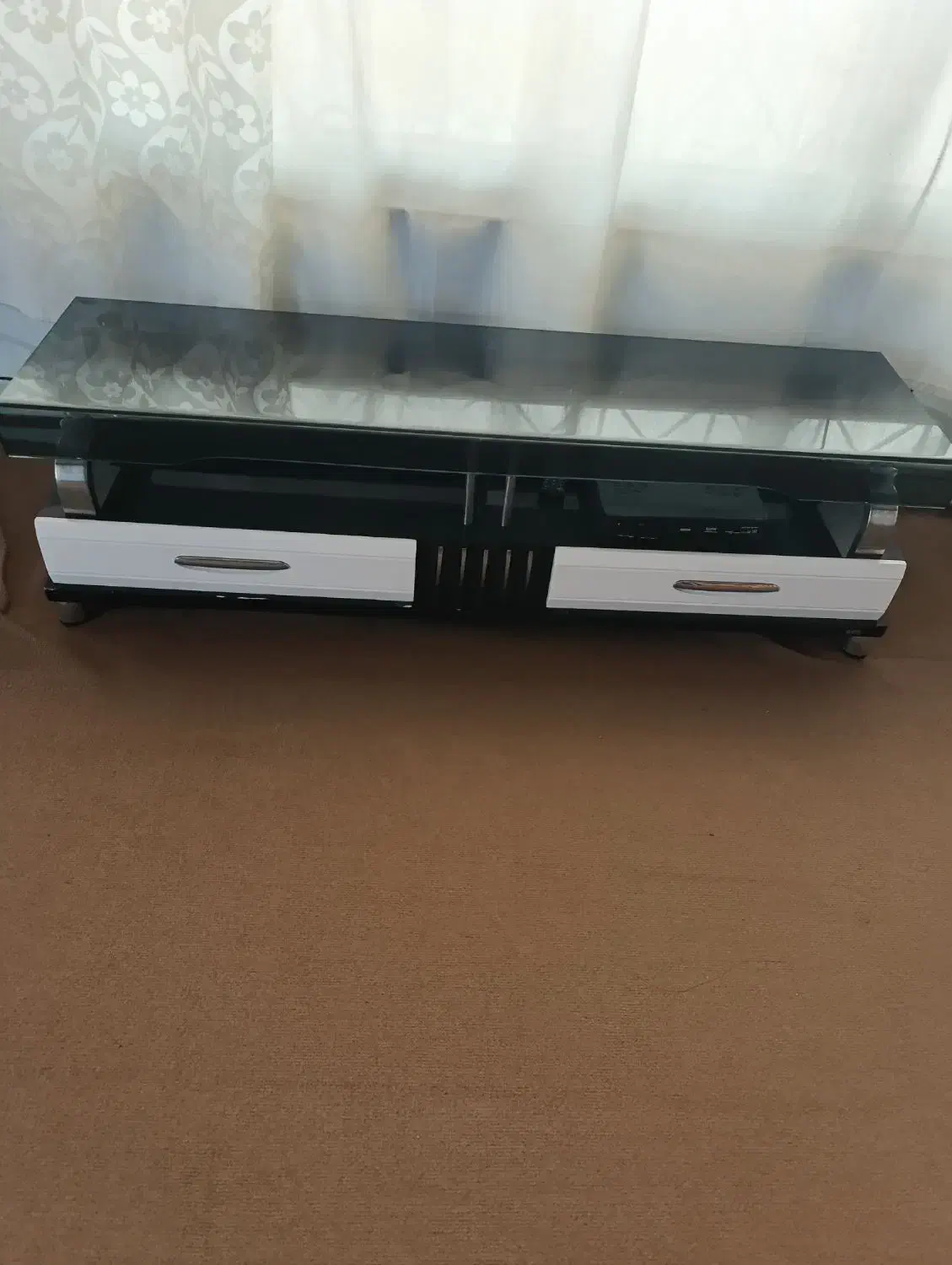 دوعدد میز تلویزیون جاکفشی ومبل یازده میلیون|مبلمان خانگی و میز عسلی|الیگودرز, |دیوار