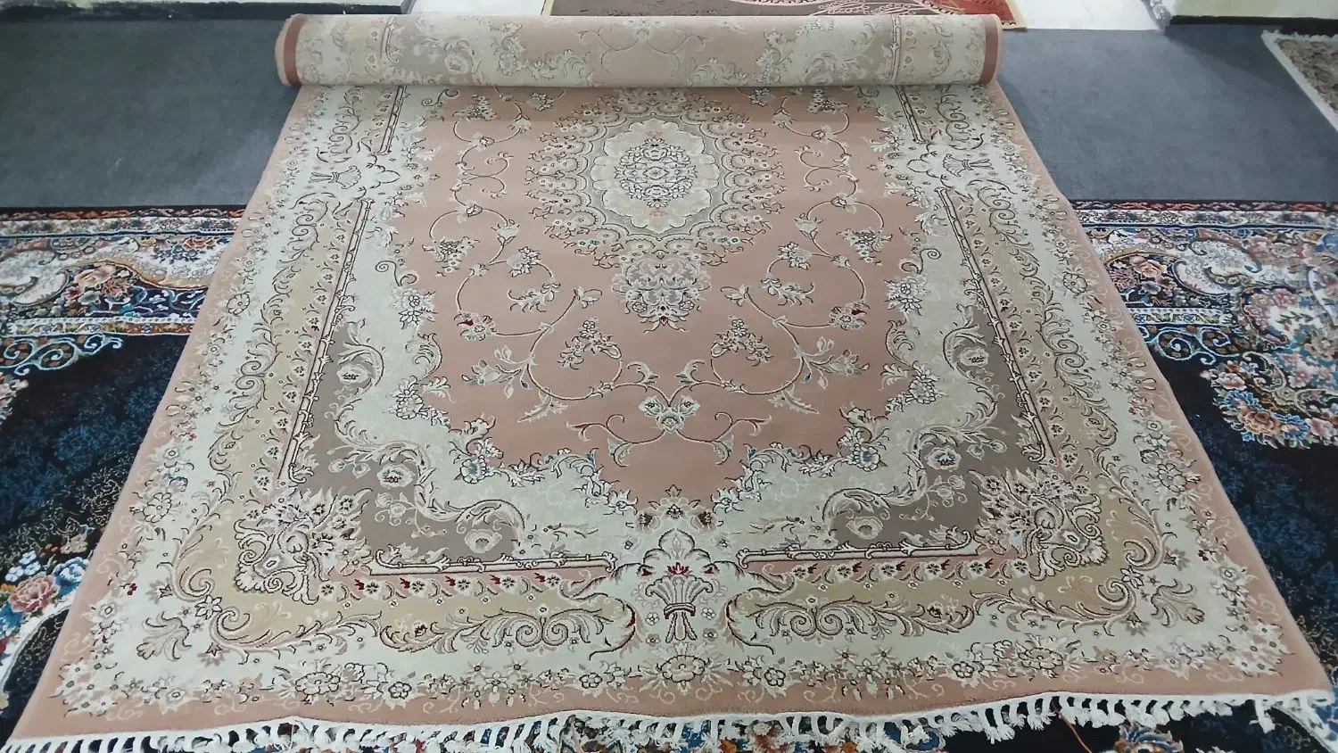 فرش ماشینی ۶ متری تمیز و خوش رنگ|فرش|آمل, |دیوار