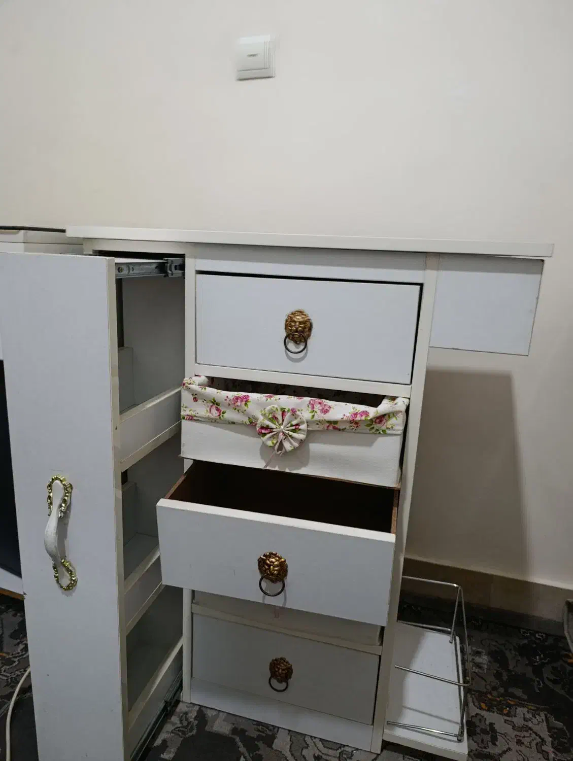 جاسیب زمینی پیاز کم کارکرده وتمیز|مبلمان خانگی و میز عسلی|تهران, جوادیه|دیوار