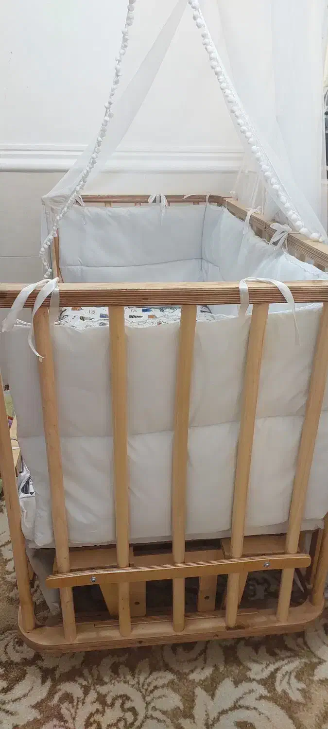 تخت نوزاد|تخت و صندلی بچه|برازجان, |دیوار