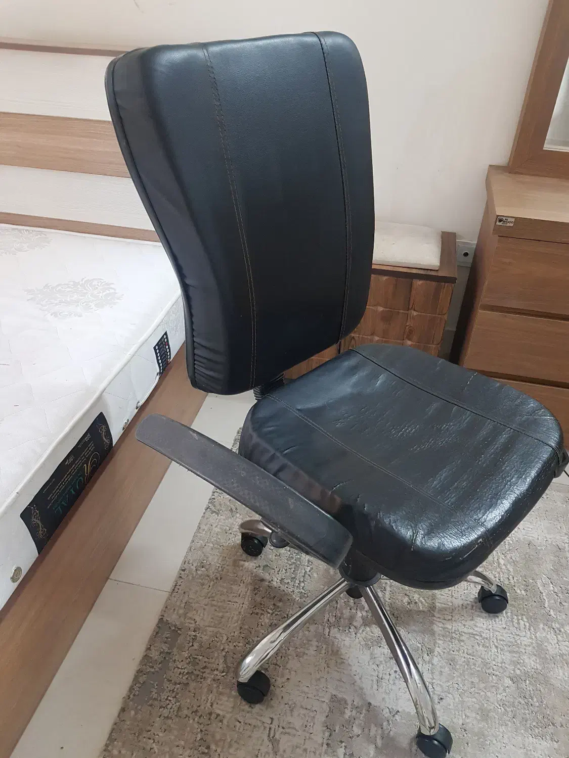 صندلی چرخ دار|صندلی و نیمکت|اصفهان, مهرآباد|دیوار