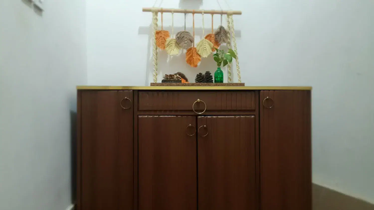 جا کفشی|جاکفشی، کمد، دراور|تربت‌حیدریه, باغ سلطانی|دیوار