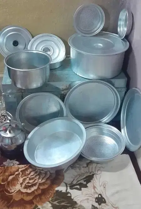 خ ظروف مسی روحی وغیره|ظروف پختوپز|شیراز, میرزاکوچک خان|دیوار