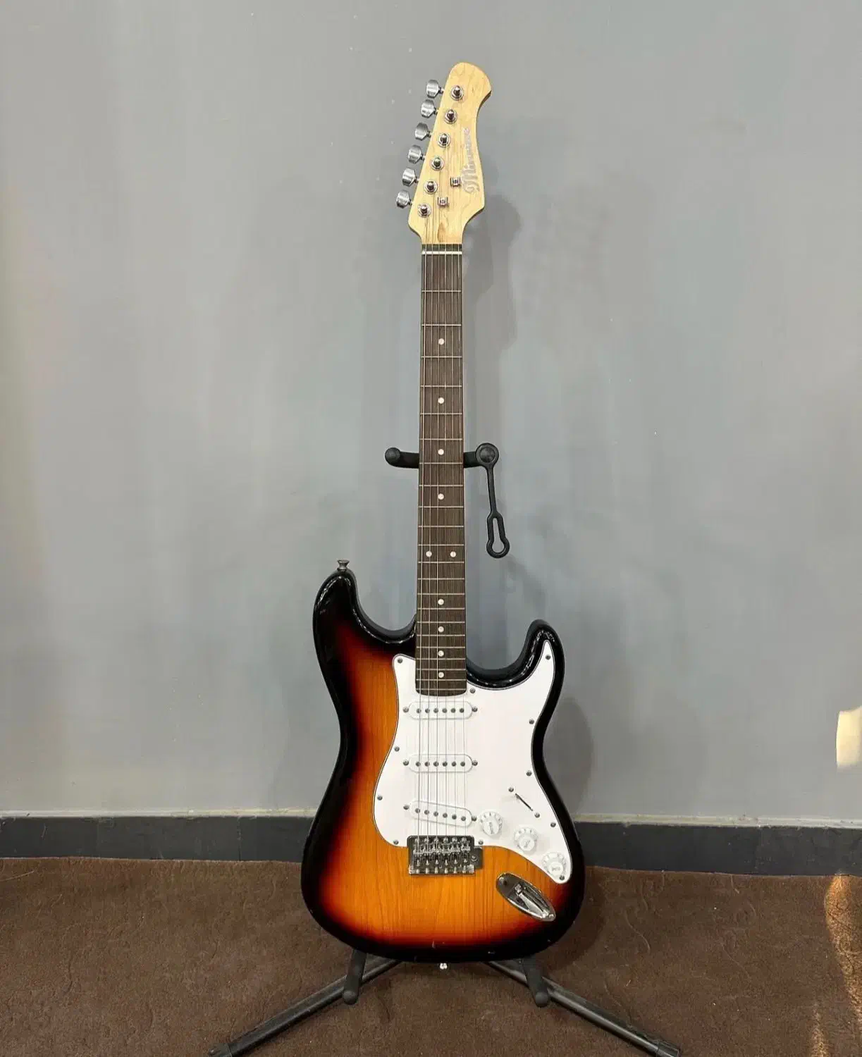 گیتار الکتریک|گیتار، بیس، امپلیفایر|قم, شهرک قدس|دیوار