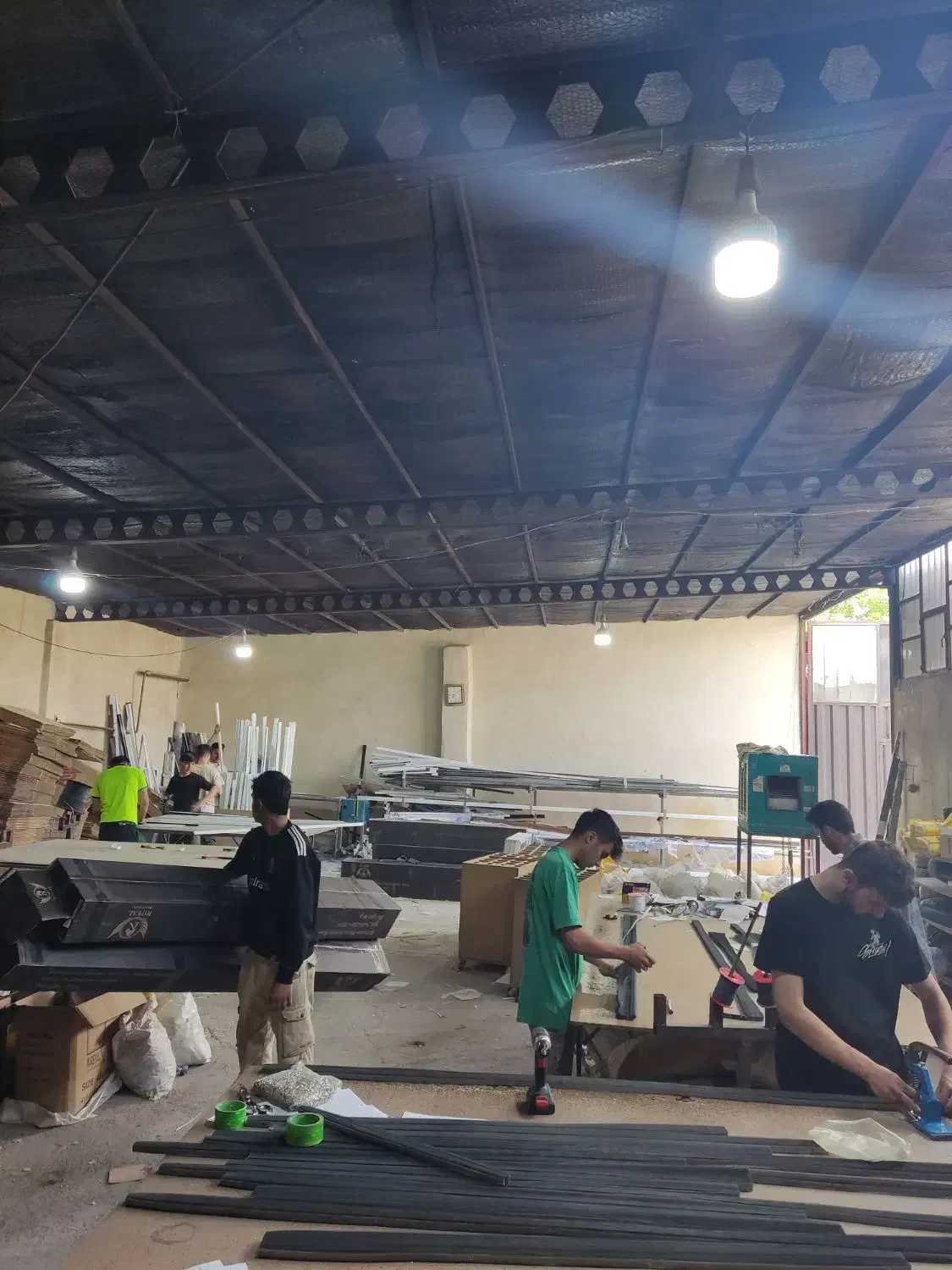 استخدام نیروی کار آقا کارگر ساده شهریار فردوسیه|استخدام صنعتی، فنی، مهندسی|فردوسیه, |دیوار