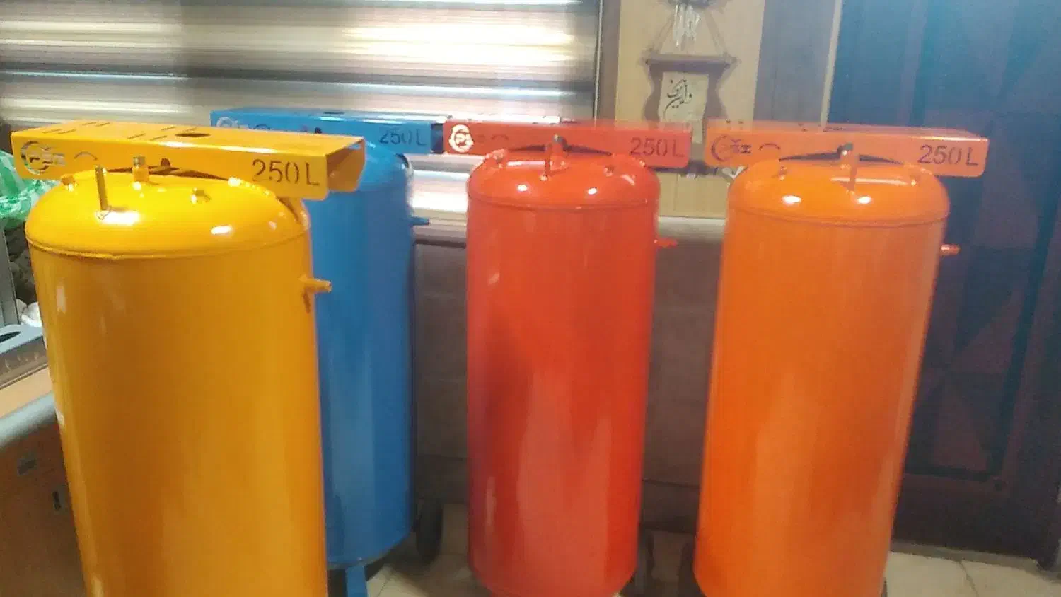 کمپرس ۲۵۰ لیتری و سفارشی در شهرک صنعتی|ماشین‌آلات صنعتی|تهران, شمشیری|دیوار