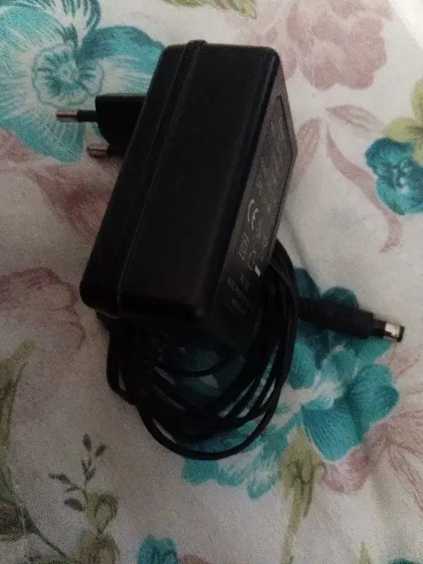 آدابتور،۱۲ولت،یک آمپر|قطعات و لوازم جانبی رایانه|خمینی‌شهر, |دیوار