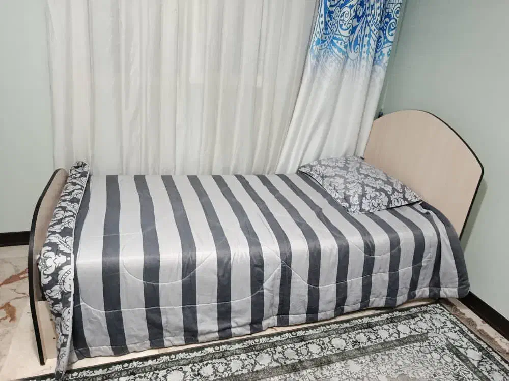 تخت و کمد و میز تحریر و تشک نوجوان|تخت و سرویس خواب|تهران, باغ فیض|دیوار