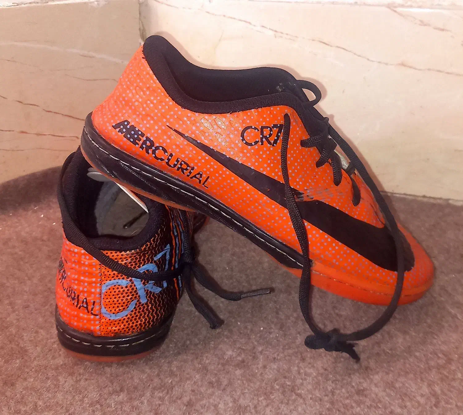 کفش فوتبال|کیف، کفش، کمربند|بروجرد, |دیوار