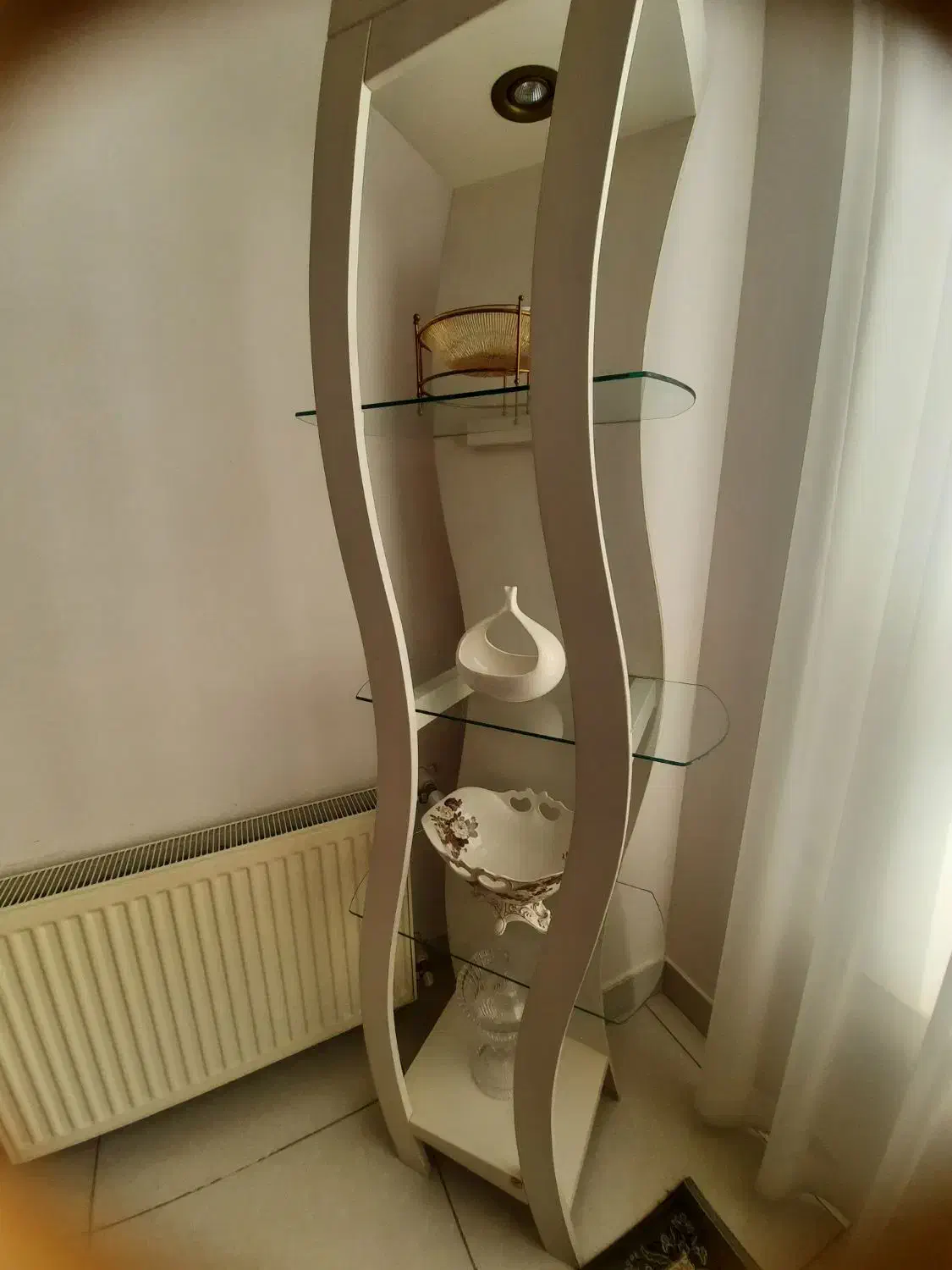 ویترین شیک وسالم|بوفه، ویترین، کنسول|فومن, |دیوار