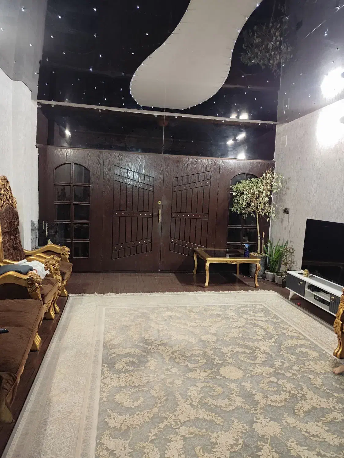 مبل سلطنتی 9 نفره کله شیری چوب راش|مبلمان خانگی و میز عسلی|زیباشهر, |دیوار