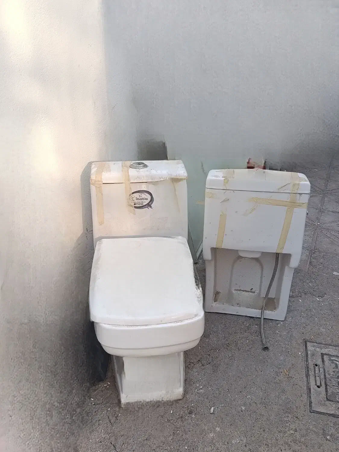 دوعدد صندلی سه نفره دوعدد توالت فرنگی|صندلی و نیمکت|هشتگرد, ینگی امام|دیوار