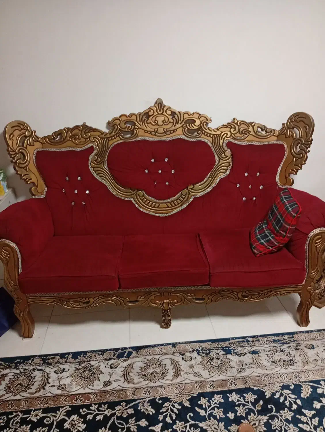 مبلمان کلاسیک سلطنتی ۷نفره|مبلمان خانگی و میز عسلی|رشت, کوی بیانی|دیوار