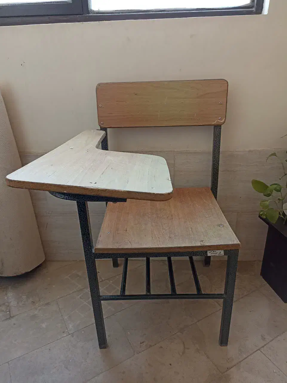 صندلی|صندلی و نیمکت|قرچک, شهرک الحدید|دیوار