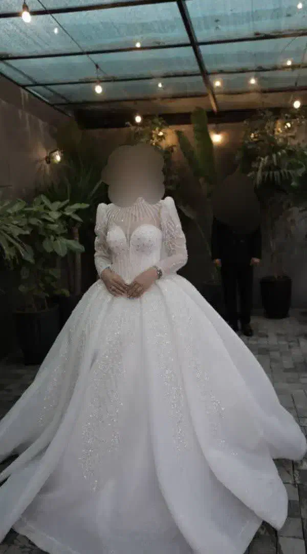 لباس عروس|لباس|ری, صفاییه (چشمه علی)|دیوار