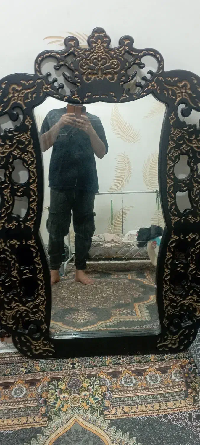 آینه|آینه|اهواز, کوی آزادی|دیوار