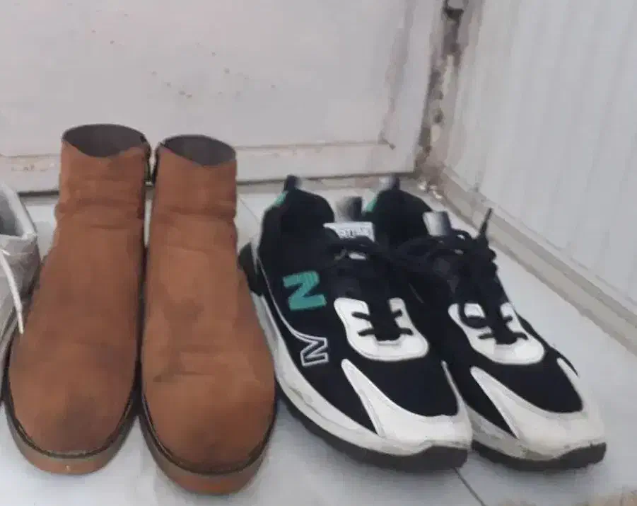 کفش بوت و کتونی در حد ۲ جفت سایز ۴۳ و ۴۴|کیف، کفش، کمربند|مشهد, کوی المهدی|دیوار