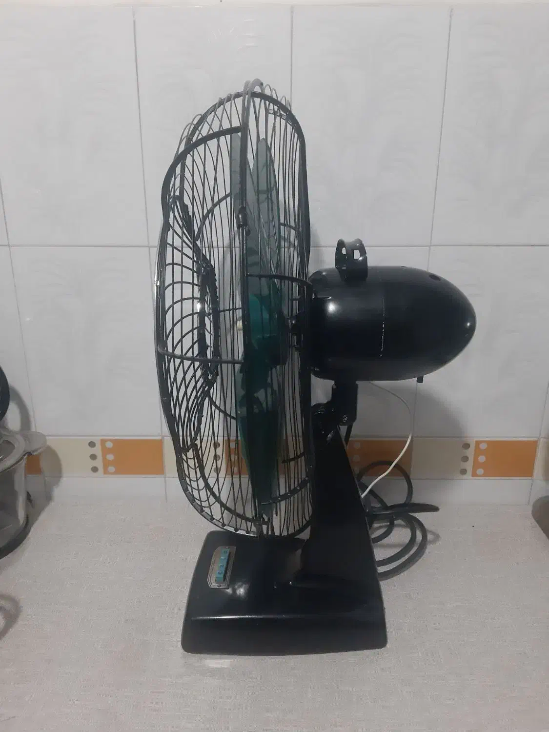 پنکه کلیکسیونی|کلکسیون اشیاء عتیقه|نظرآباد, رسالت|دیوار