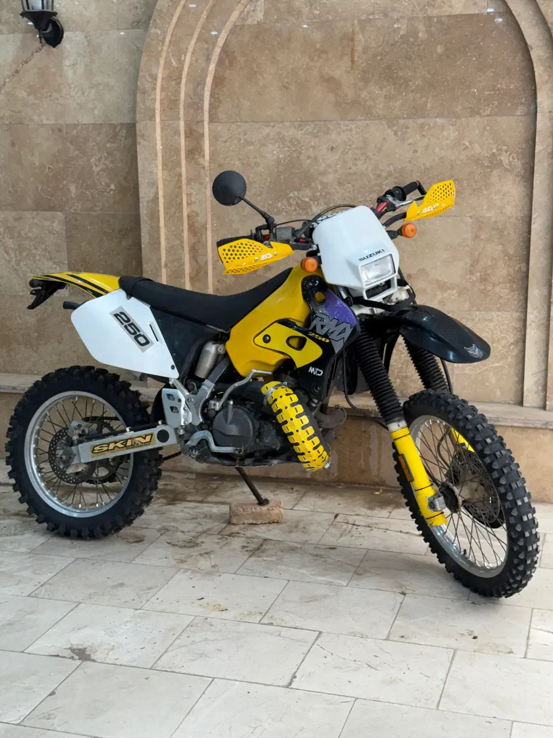 سوزوکی ار ام ایکس دوکاره|موتورسیکلت|تهران, آبشار|دیوار