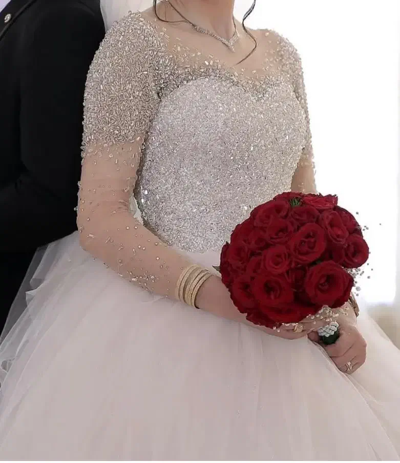 لباس عروس|لباس|اندیشه, اندیشه فاز ۳|دیوار