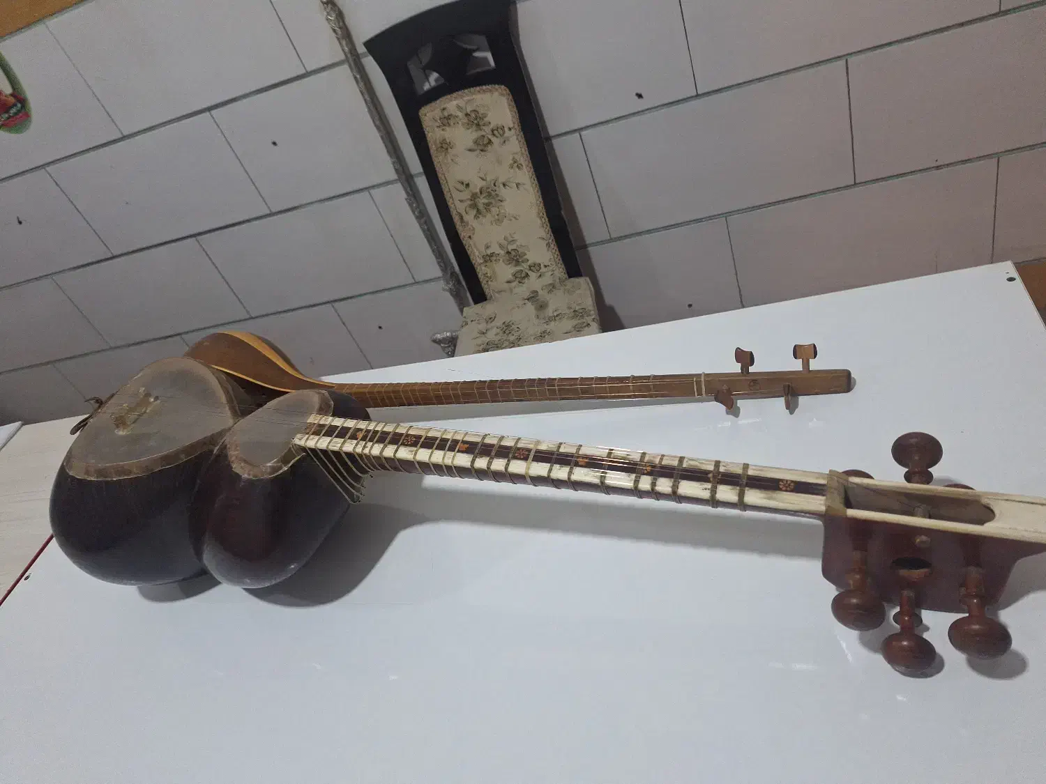 تار پنجه خورده و خوش دست و خوش صدا|سازهای سنتی|اراک, |دیوار