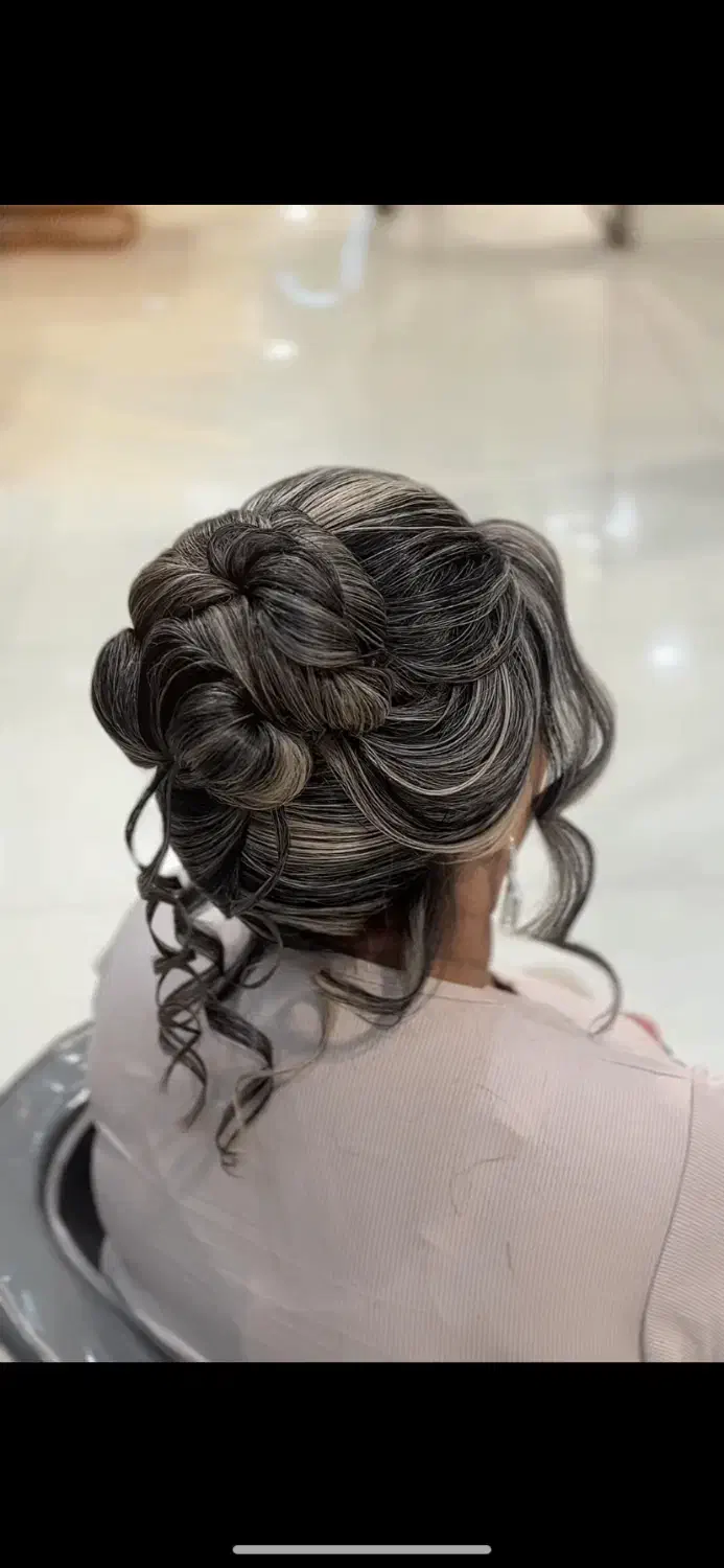 مدل شنیون با موی رنگی|خدمات آرایشگری و زیبایی|قزوین, |دیوار