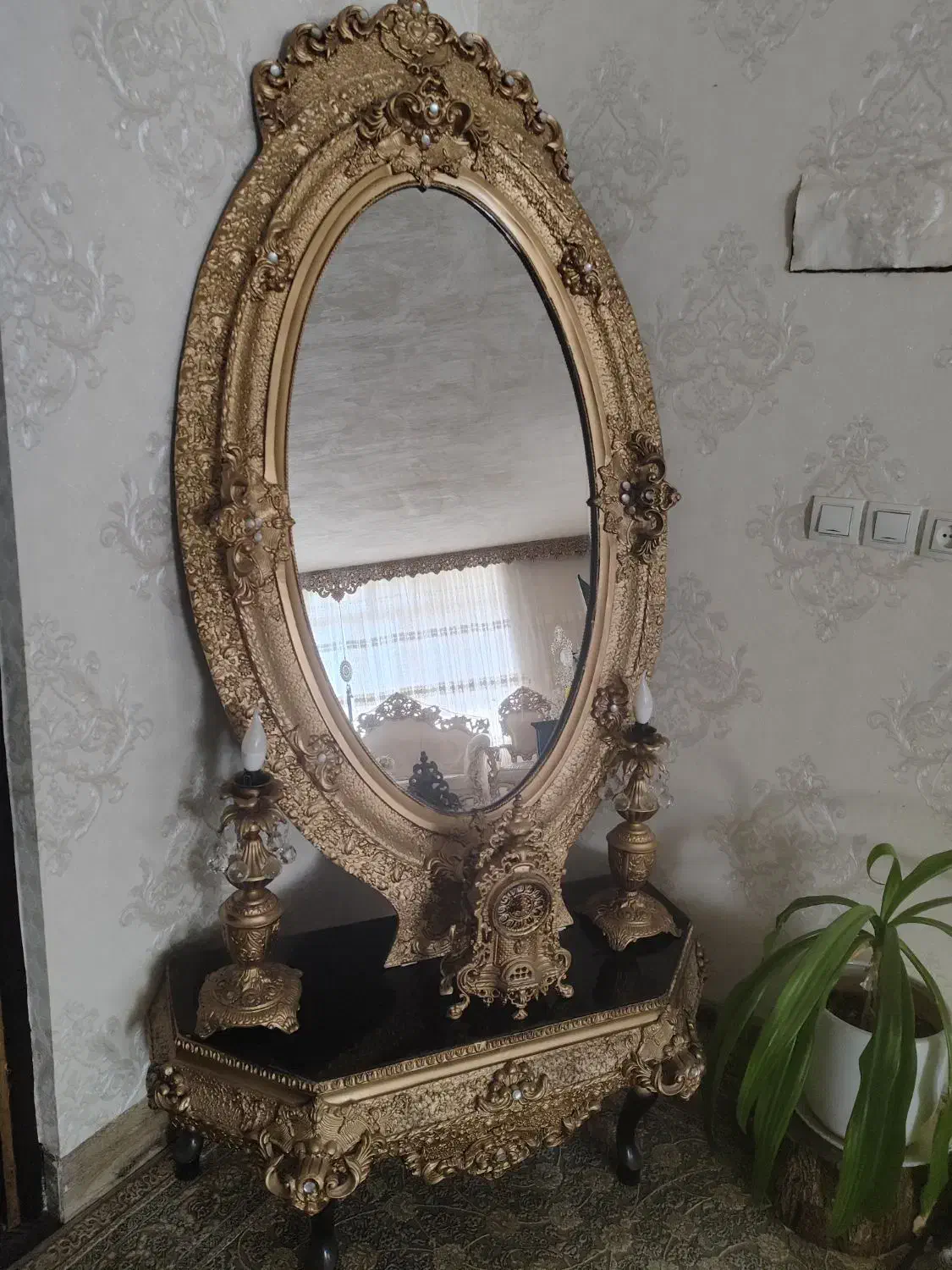 آینه وکنسول طلایی|بوفه، ویترین، کنسول|مرودشت, کوشک|دیوار