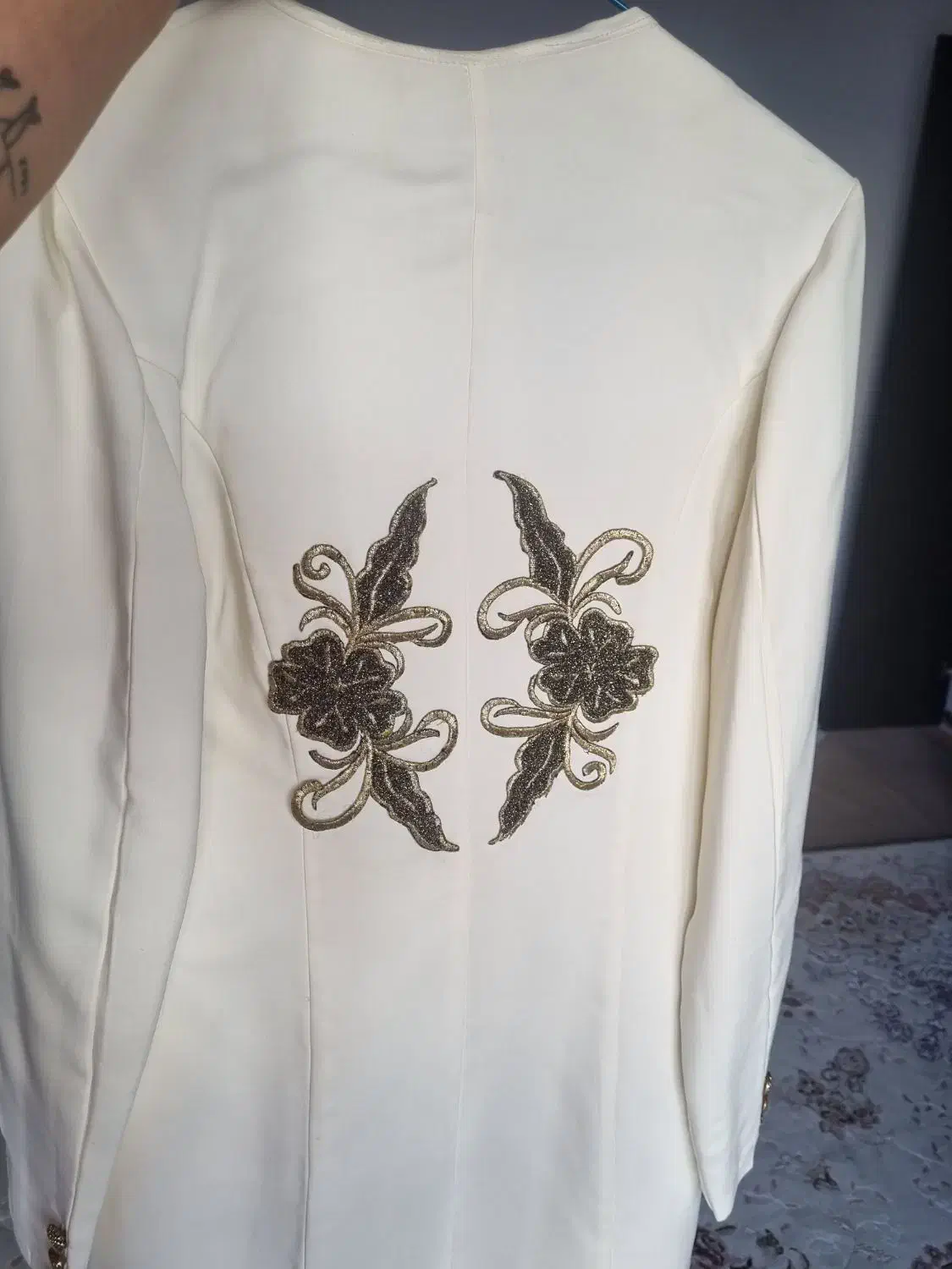 لباس|لباس|اندیشه, اندیشه فاز ۳|دیوار