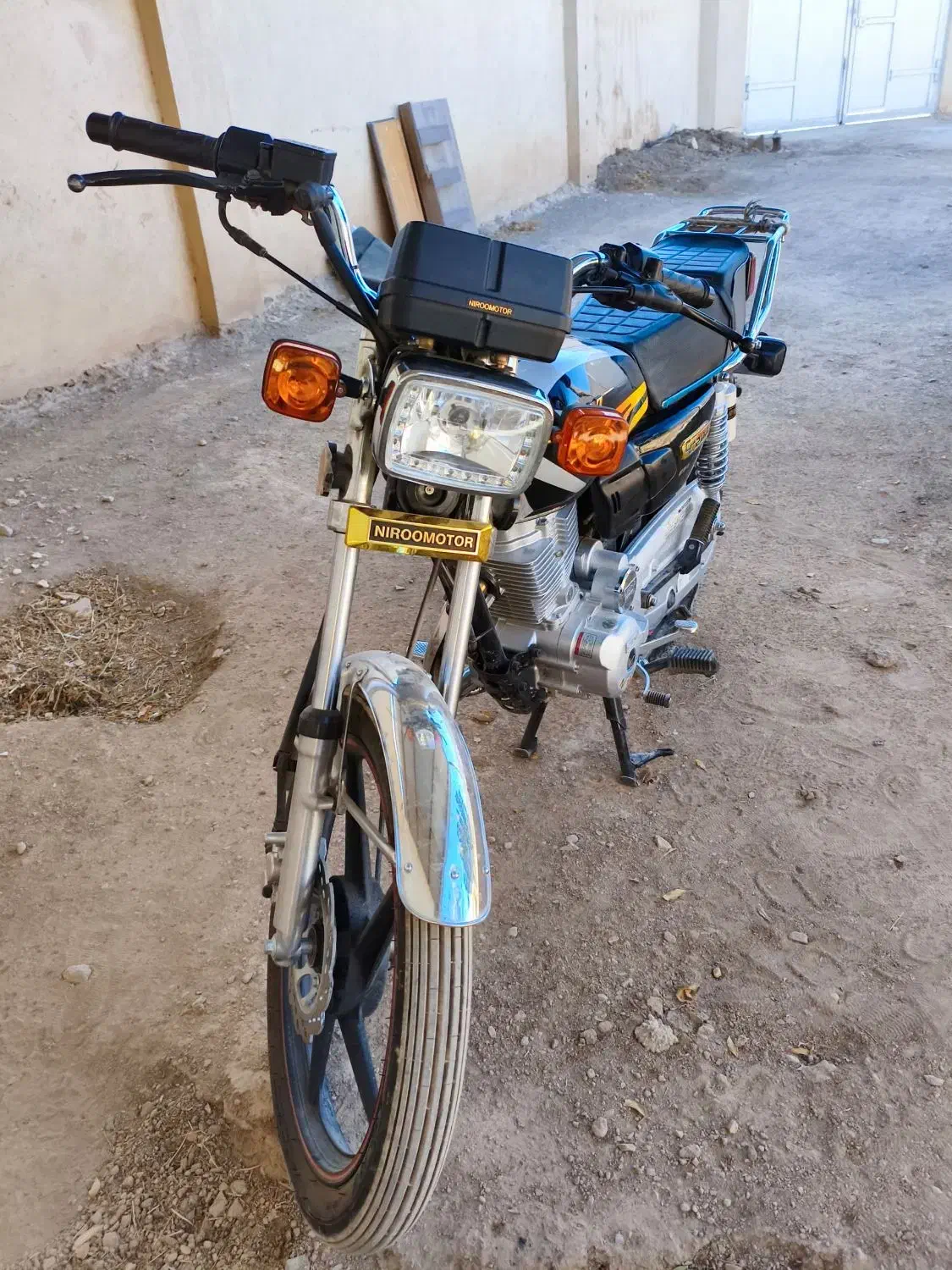 پرواز ۲۰۰ در حد خشک|موتورسیکلت|شاهین‌شهر, شهرک هشت بهشت|دیوار