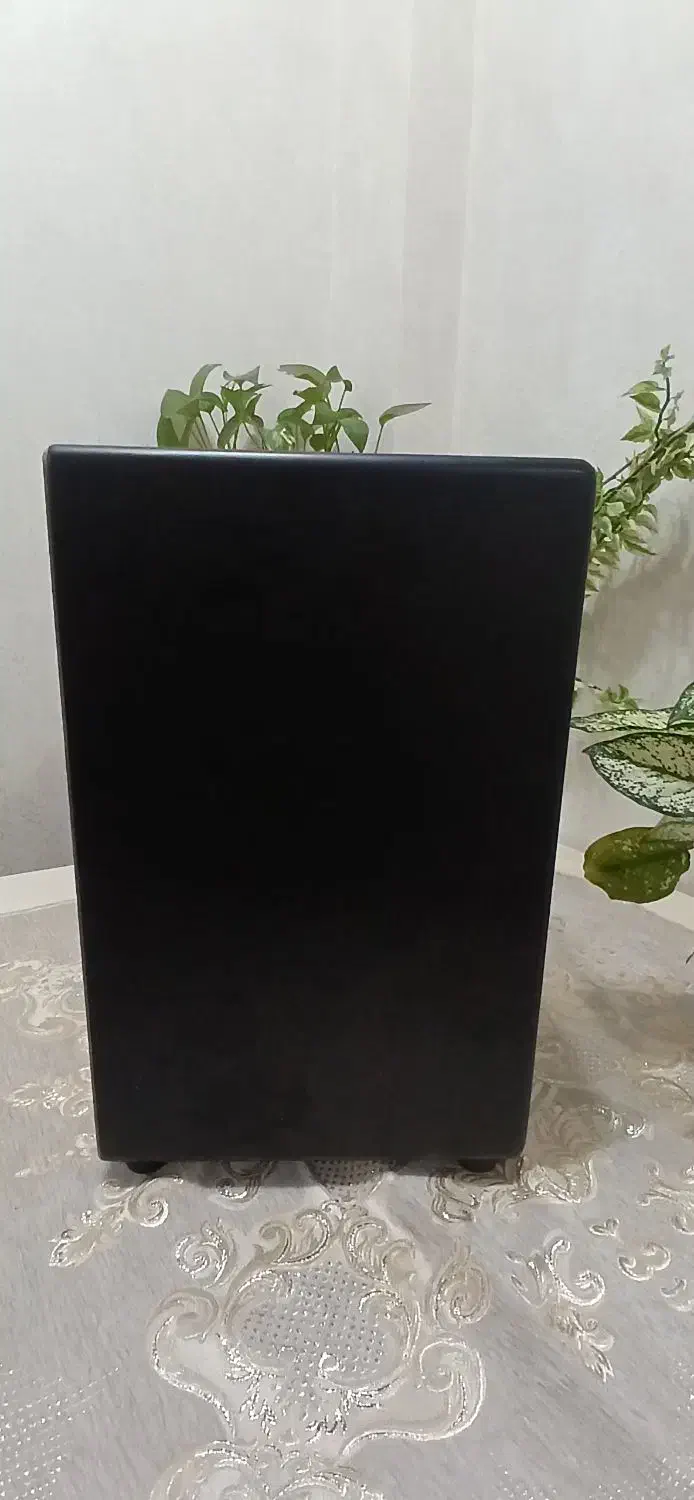 کاخن نو نو|درام و پرکاشن|سنگر, |دیوار