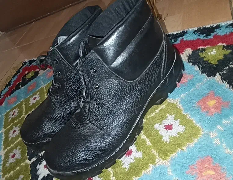 کفش ایمنی|کیف، کفش، کمربند|شاهینشهر, عطار|دیوار