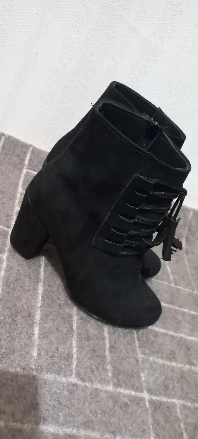 پوتین در حد نو|کیف، کفش، کمربند|تبریز, |دیوار