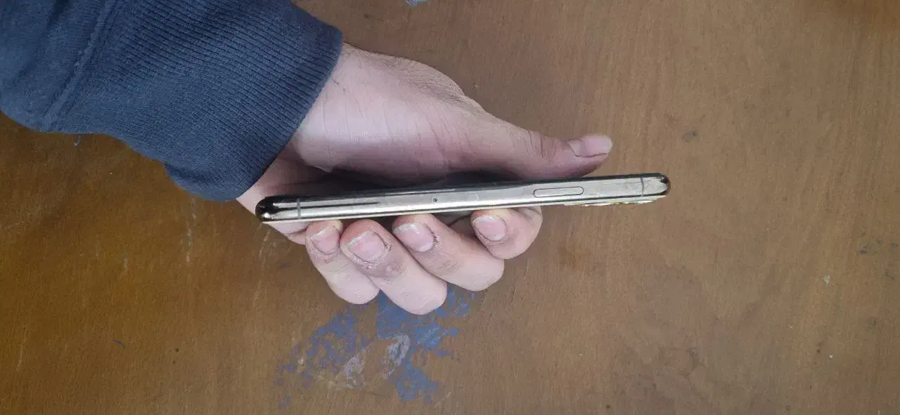 iphone 11pro|موبایل|میانه, |دیوار