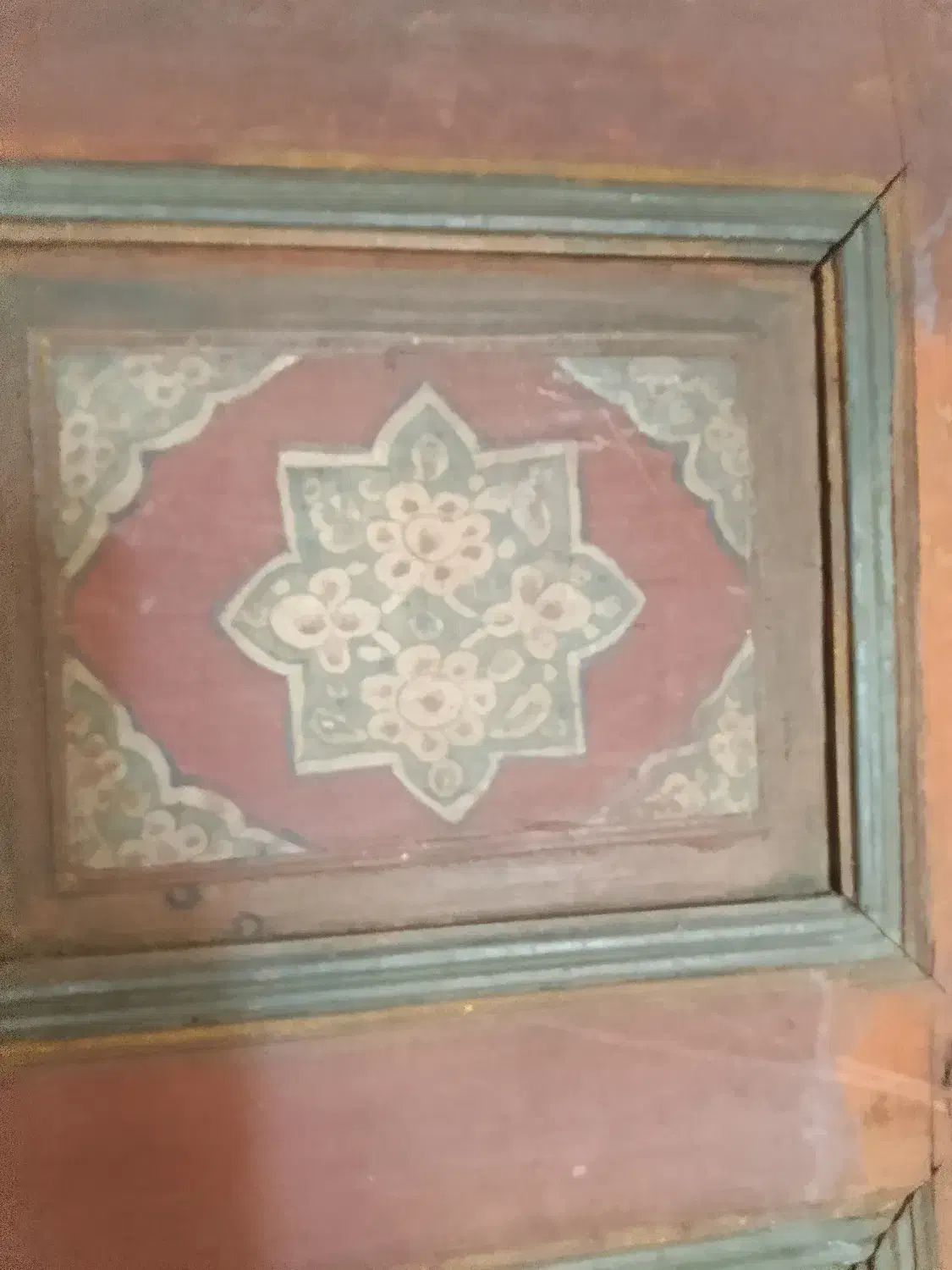 درب چوبی قاجاری|کلکسیون اشیاء عتیقه|تهران, فردوسی|دیوار