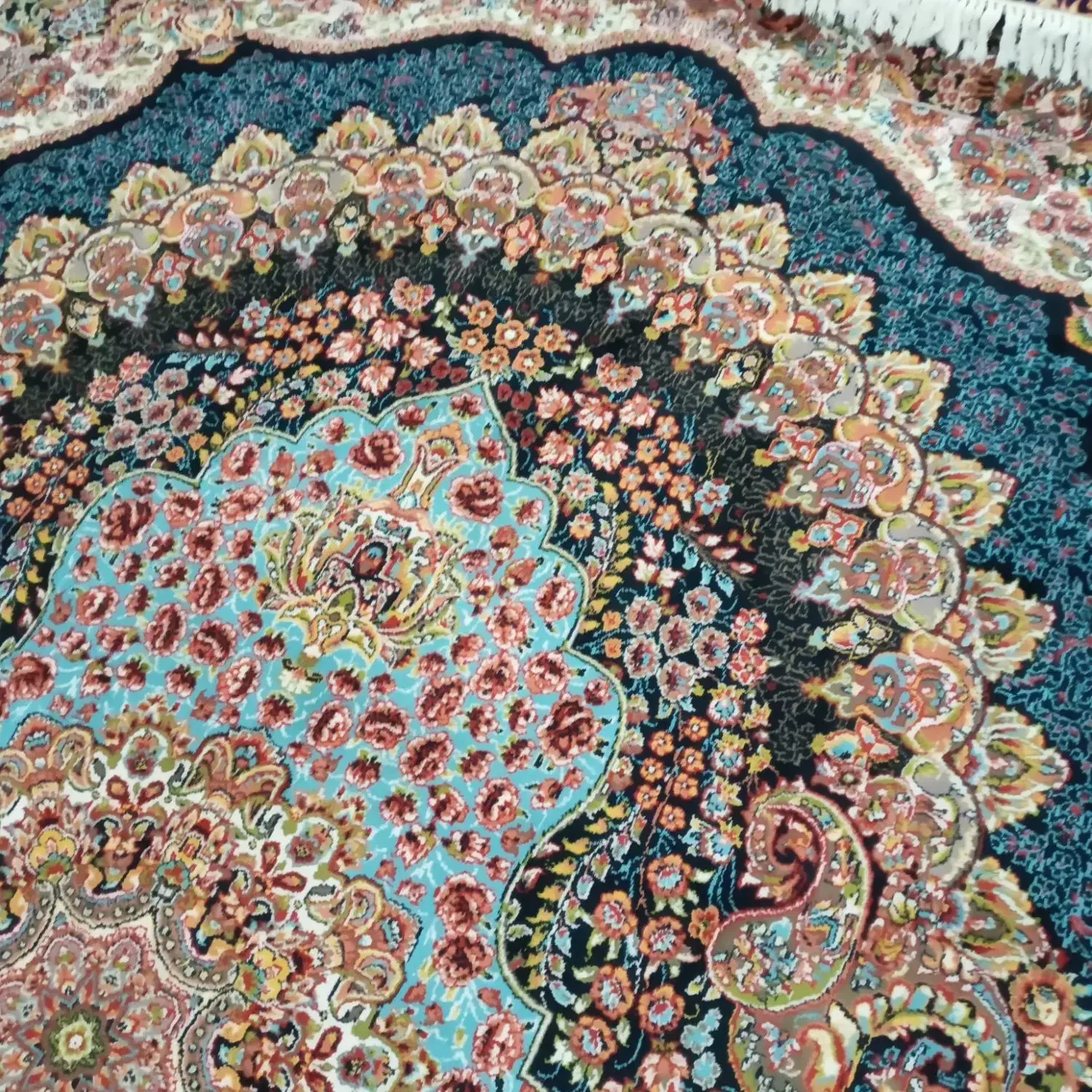 فرش ۶ متری ۳ تخته و کناره ریز ماهی ۱ در ۴|فرش|کرمانشاه, |دیوار