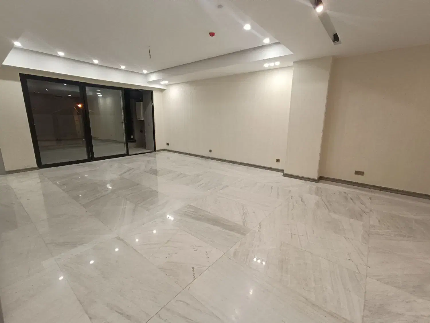 ۱۳۰ متر ۲ خواب ، ملاصدرا ، لوکیشن دنج|اجارهٔ آپارتمان|تهران, ونک|دیوار