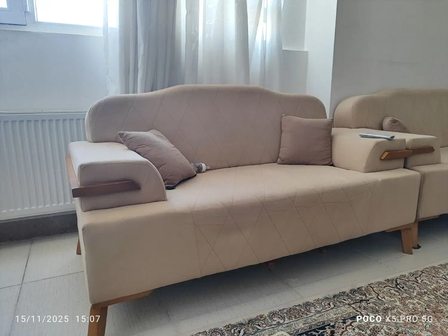 مبل راحتی|مبلمان خانگی و میز عسلی|صدرا-فارس, فاز ۱|دیوار