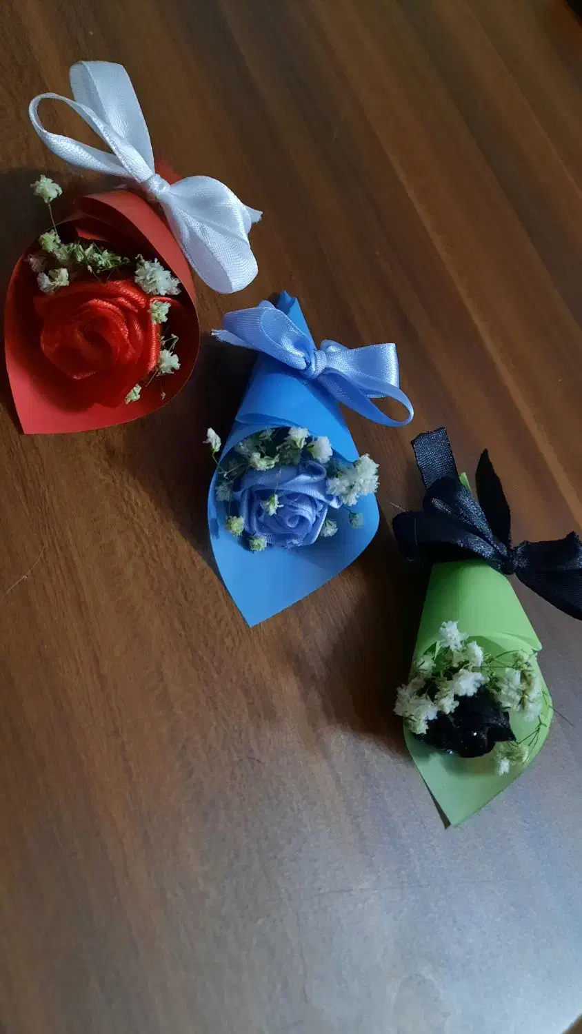 کادو گل مینی|گل مصنوعی|شاهین‌شهر, نبوت|دیوار