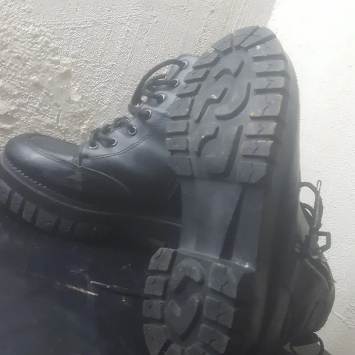 نیم بوت و کتانی|کیف، کفش، کمربند|فشم, |دیوار