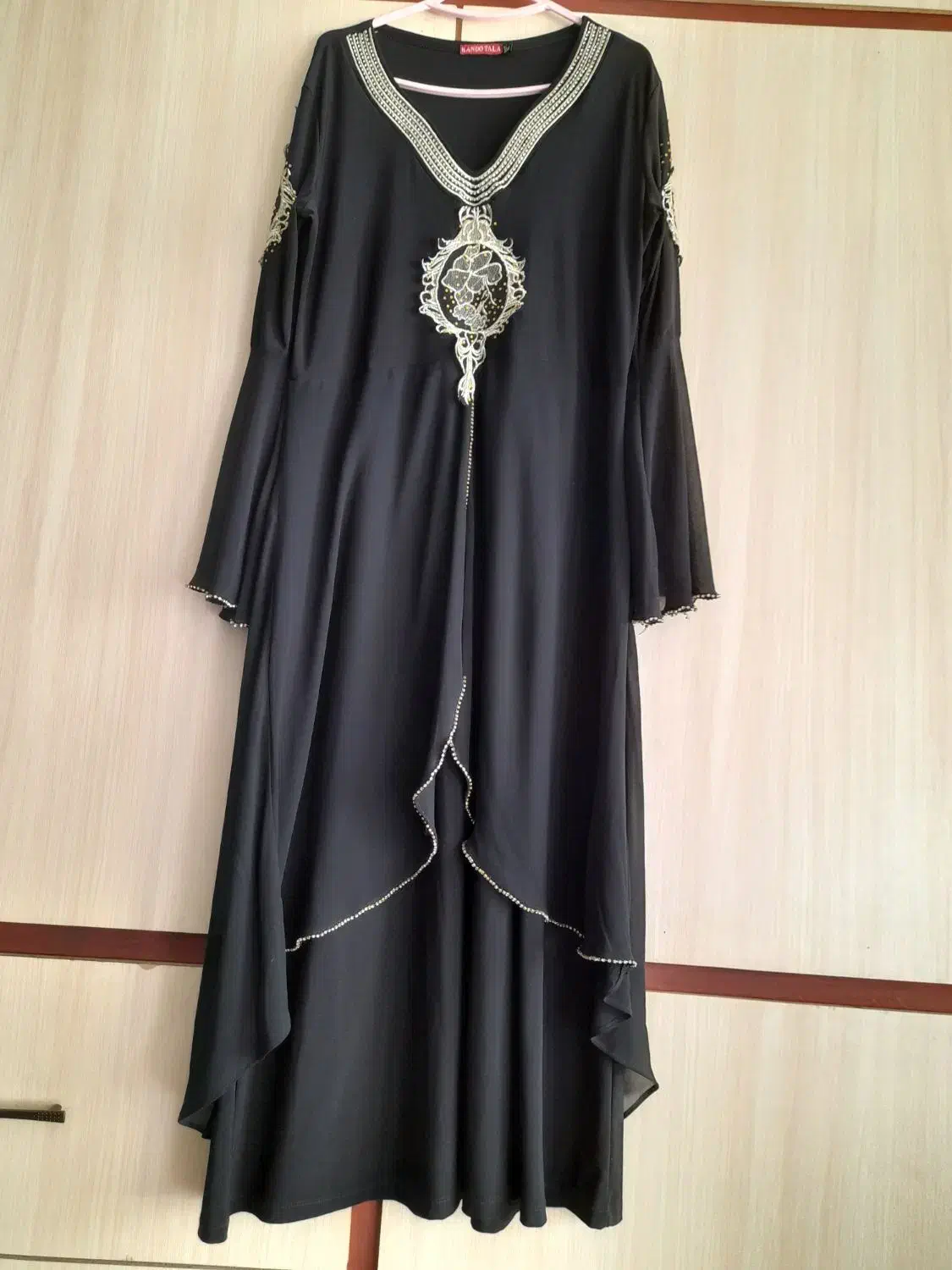 لباس مجلسی|لباس|قم, ولیعصر|دیوار