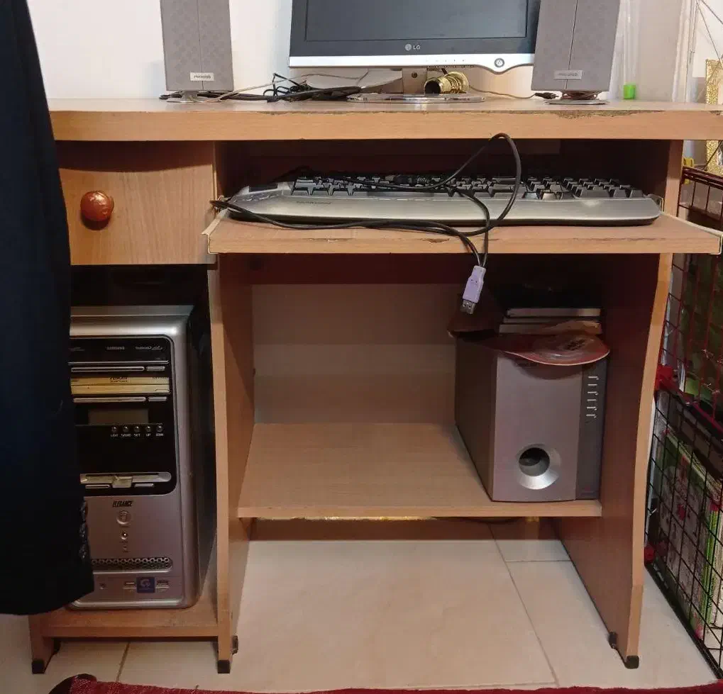 زیر قیمت بدلیل جابجایی|میز تحریر و کامپیوتر|گرگان, |دیوار